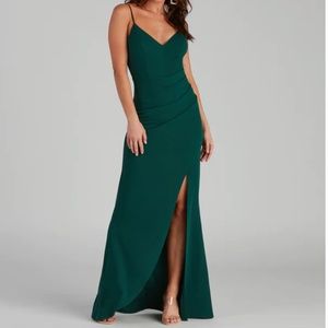 Windsor Hunter Green Skyler Formal A-Line Crepe Formal Dress